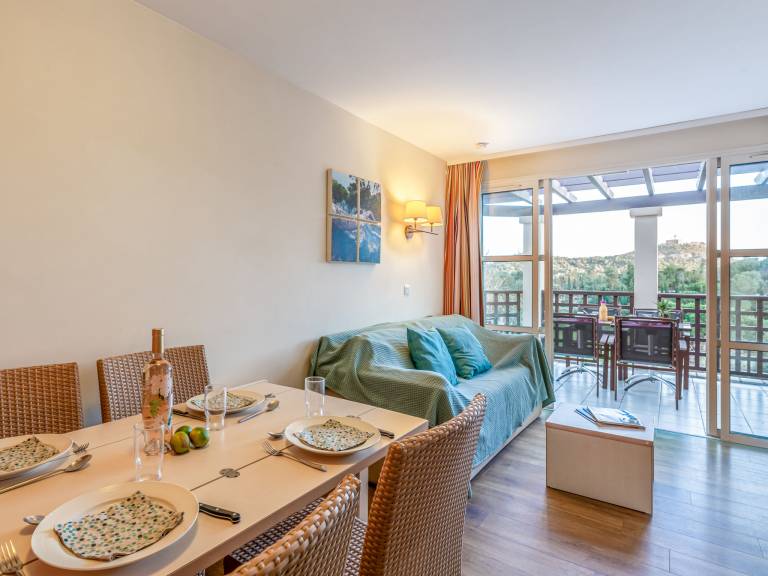 Rental apartment with yard, pool & terrace — photo 2