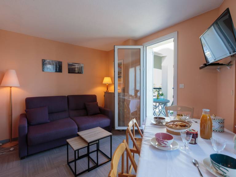 Fully equipped holiday apartment with pool | Next to the beach | Pet-friendly — photo 2