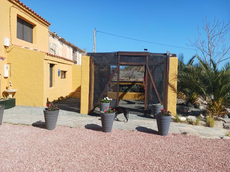 Vacation home with garden, barbeque & pool | Beach view — photo 2