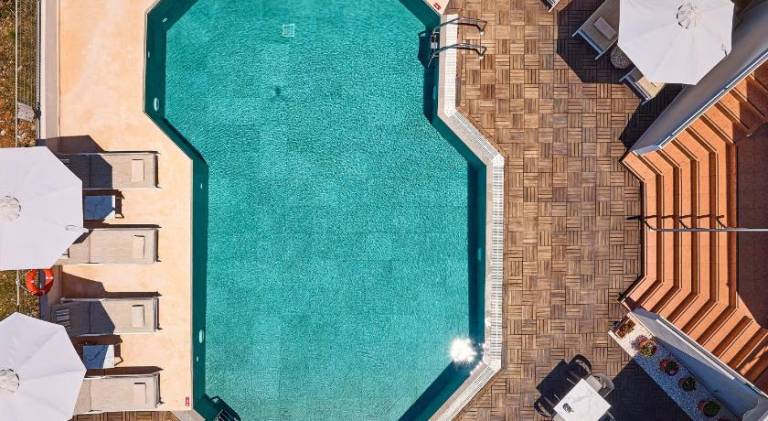 Serviced apartment with garden, grill & pool — photo 3