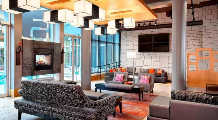 Aloft Montreal Airport — photo 2