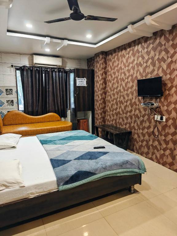 Hotel Shikhar inn in Indore
