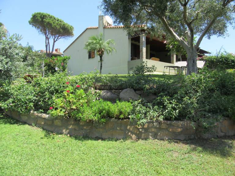 Beautiful vacation home with terrace, yard & barbeque | Nature view | Beach nearby | Dogs allowed — photo 2