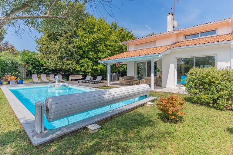 Villa "St Martin" with Private Pool, 2 Private Terraces & Wi-Fi — photo 2