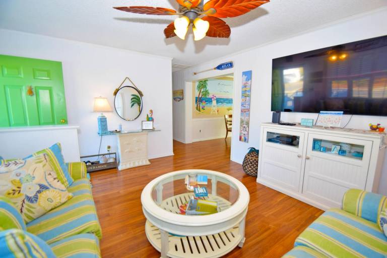 Vacation home with garden & pool — photo 5