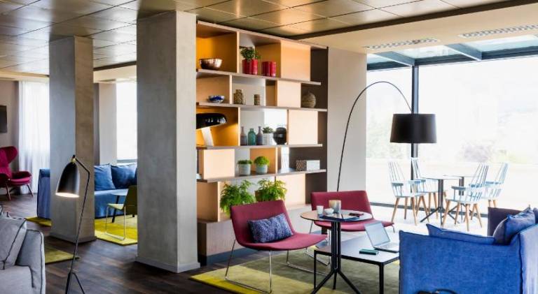 Okko Hotels Paris Rueil Malmaison in Suresnes