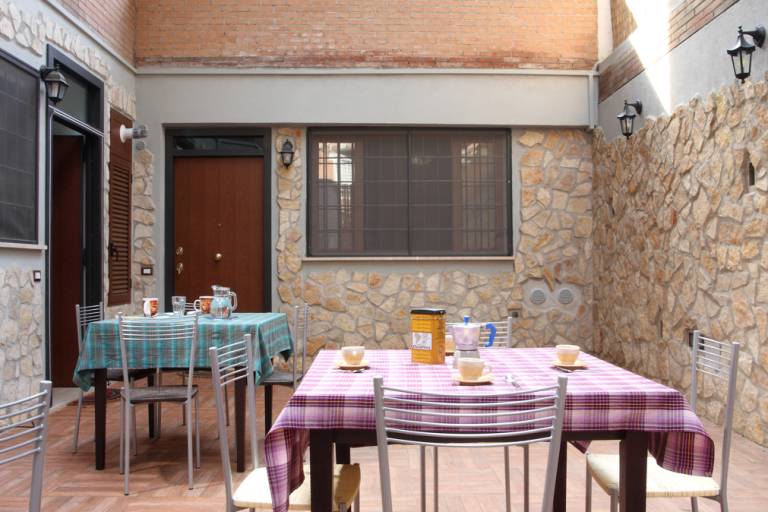 Apartment with 4 rooms for 17 persons — photo 2