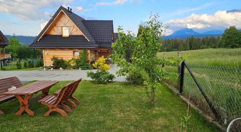 Chalet with barbecue & yard in Poronin