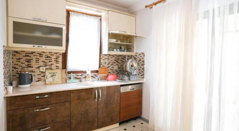 Fully equipped charming villa with patio, yard & private pool | Pets allowed — photo 3