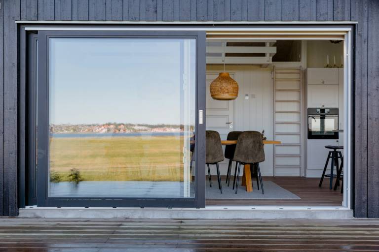 Vacation home with barbeque, patio & yard | Sea view — photo 3