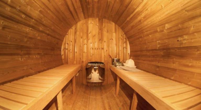 Beautiful holiday apartment with sauna, grill & yard | Next to Town Hall Square | Pet-friendly — photo 4