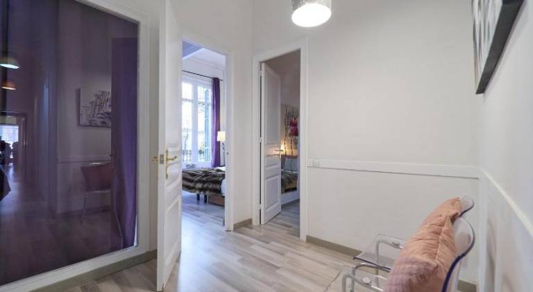 Holiday apartment with terrace | Close to Casa Batlló — photo 2