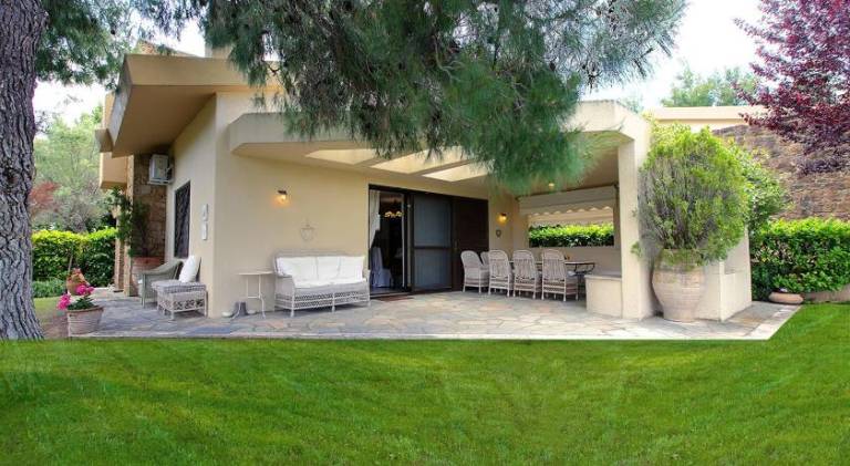 Villa with pool, patio & garden in Kassandra