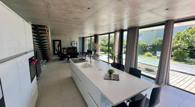 Fully equipped wonderful villa with barbecue, garden & private pool | Next to the beach | Pet-friendly — photo 2