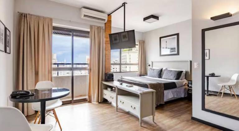 Serviced apartment with jacuzzi, sauna & garden | Near Paulista Avenue | Perfect for remote work | Pets allowed — photo 2