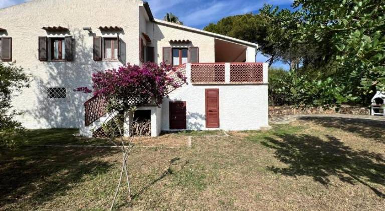Vacation home with yard, patio & barbecue in Posada