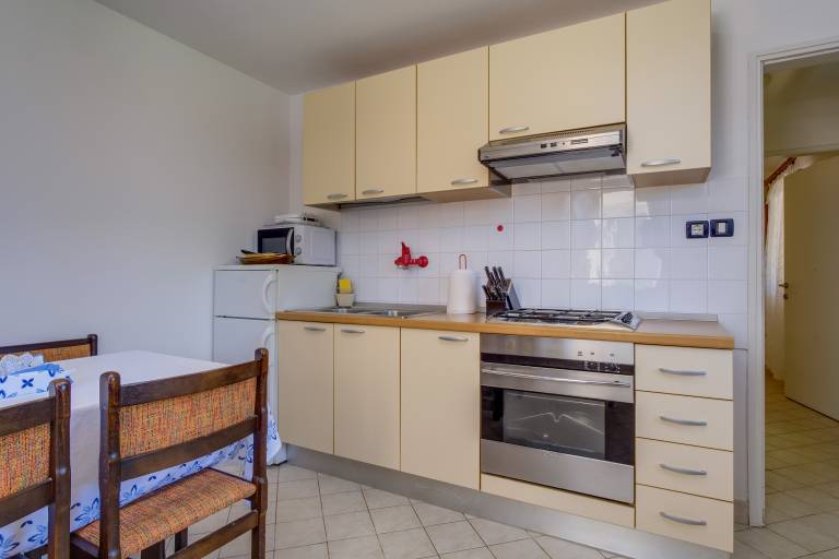 One bedroom apartment with terrace Nerezine, Lošinj (A-18734-a) — photo 4