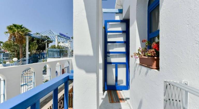 Holiday apartment with terrace & pool — photo 5