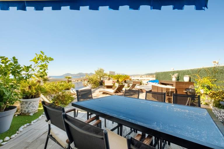 Apartment 'Cannes Center Sea and Sky' with Sea View, Private Terrace and Air Conditioning — photo 2