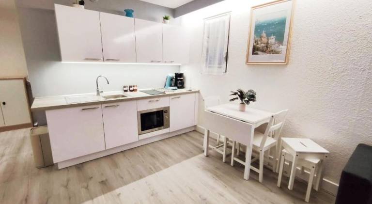 Rental apartment with barbeque, patio & garden in Fréjus