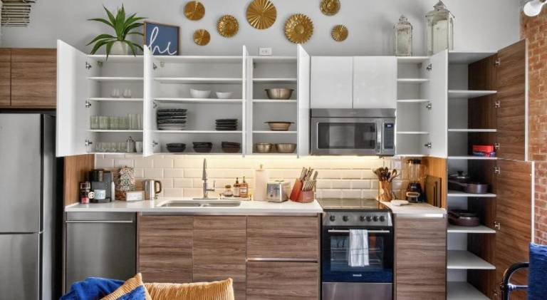 Beautiful holiday apartment with pool | Near Pioneer Park | Pet-friendly — photo 5