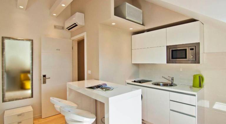 Laura Lux Suites — photo 2