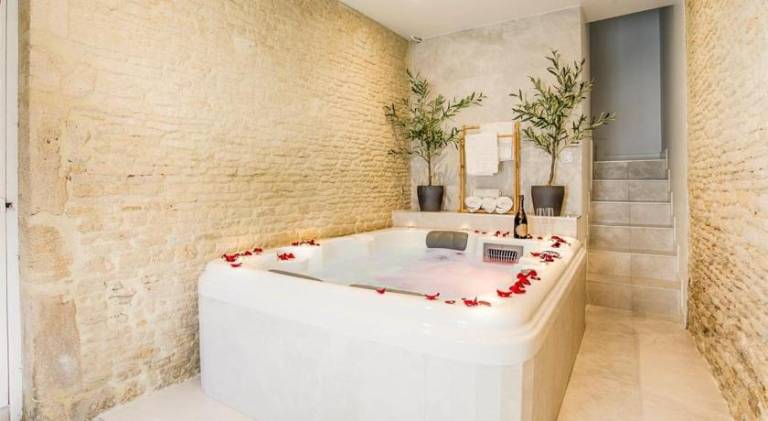 Vacation home with sauna & jacuzzi — photo 3