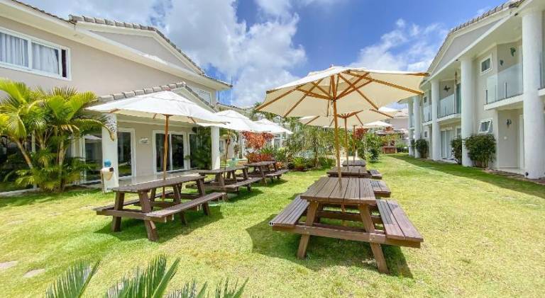 Vacation home with pool — photo 4