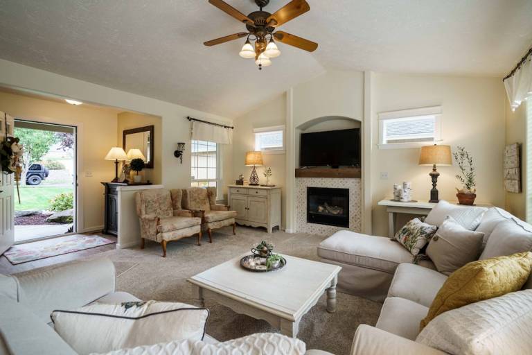 House  Troutdale