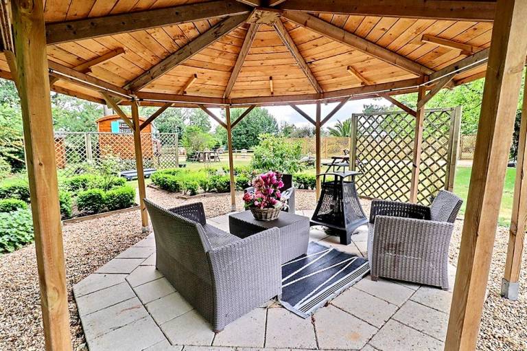 Pleasant gite with patio & yard | Pet-friendly — photo 5