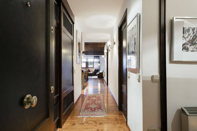 Apartment with patio & fast internet | Mountain view — photo 2