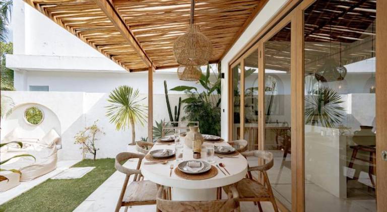 Villa with pool — photo 2