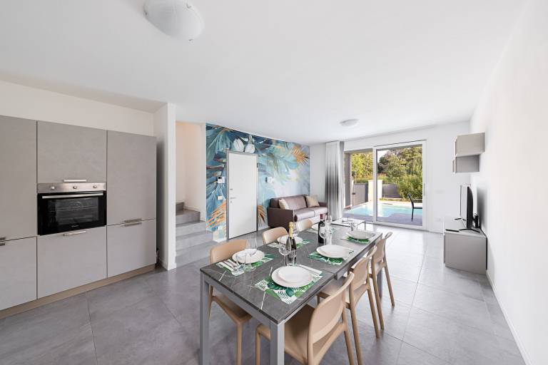 Children-friendly big villa with terrace, yard & private pool | Pets are welcome in Pozzolengo