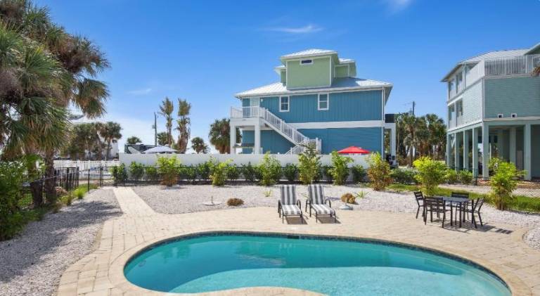 Big vacation home with pool | Close to the beach | Dogs allowed — photo 3