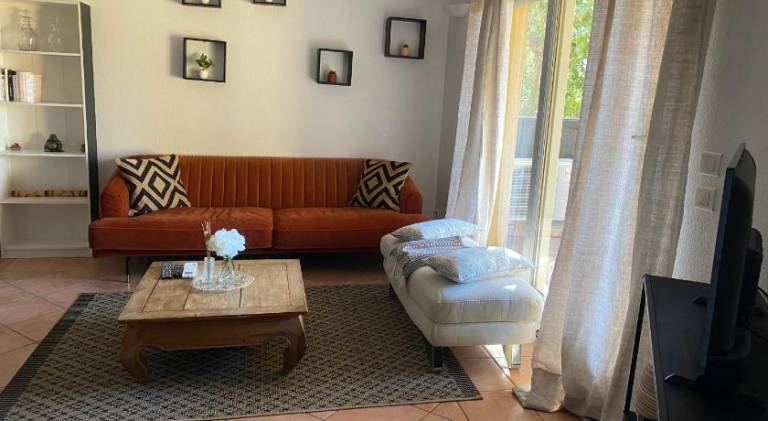 Holiday apartment with terrace & private pool — photo 2
