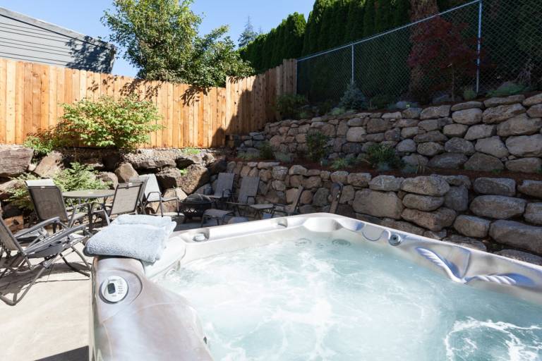 Apartment with private pool & patio — photo 5
