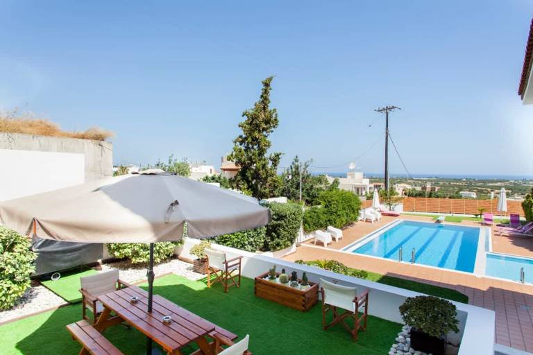 Artemis Spacious Luxury Villa with XL Private Pool — photo 5