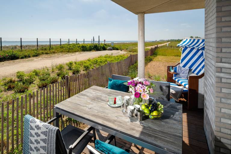 "BeachTerraceFour" Ferienwohnung am Strand mit Sonnenterrasse, Sauna & Meerblick in Flensburg