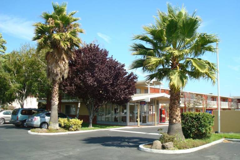 Heritage Inn