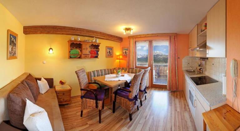 Nice serviced apartment with pool, yard & patio | Close to the ski | Pet-friendly — photo 3