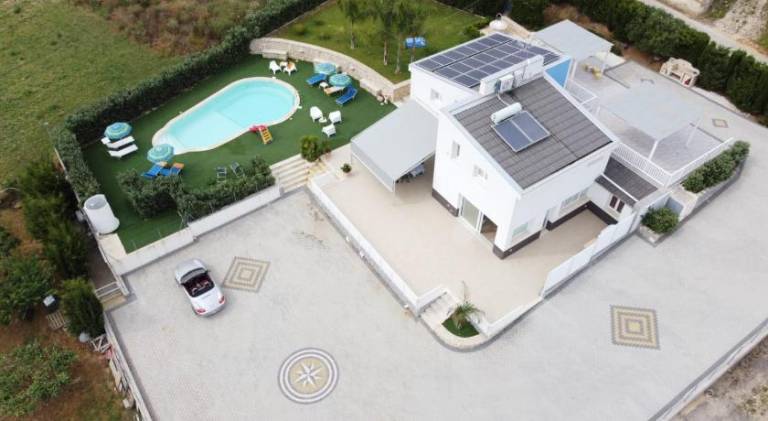 Holiday apartment with garden, pool & patio in Alcamo