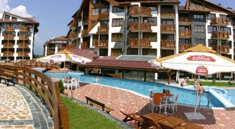 Apartment with pool & jacuzzi in Bansko