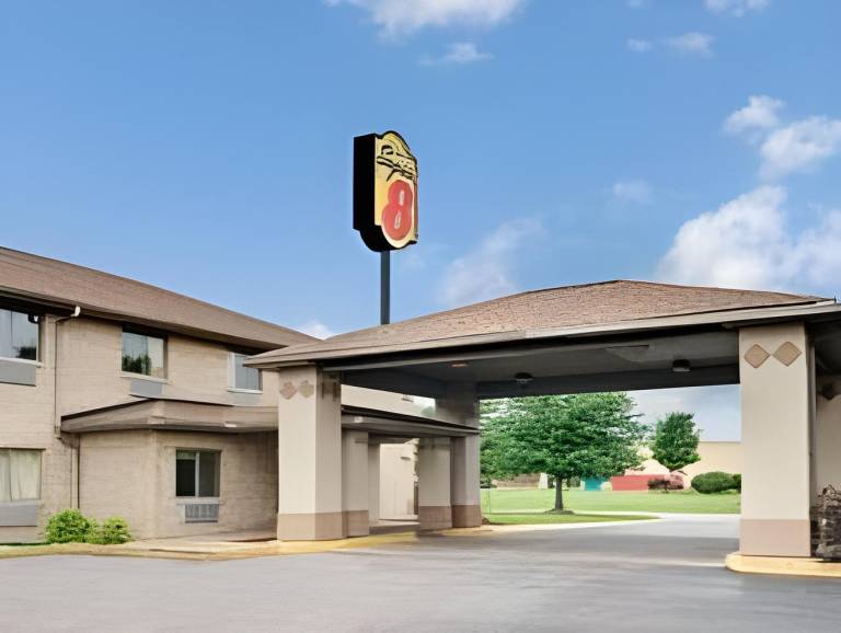 Super 8 By Wyndham Kokomo in Kokomo, IN