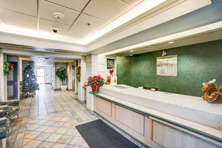 Motel 6 Red Deer, AB — photo 4