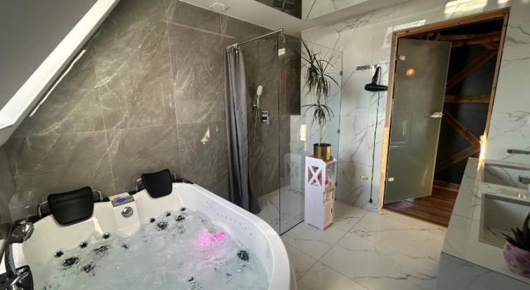 Holiday apartment with grill, terrace & jacuzzi | Dogs allowed — photo 3
