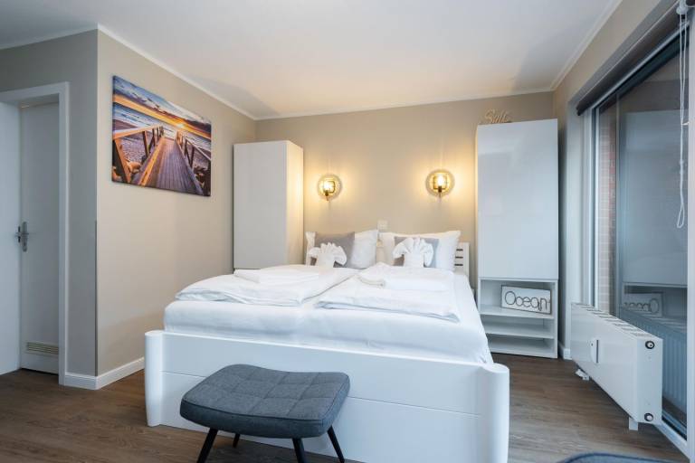 Modernes 1-Zimmer App. mit Terrasse, PKW-Stellplatz, WLAN. Haustiere erlaubt. — photo 2
