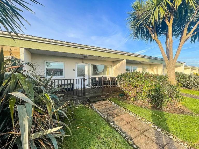 Chalet Bacton