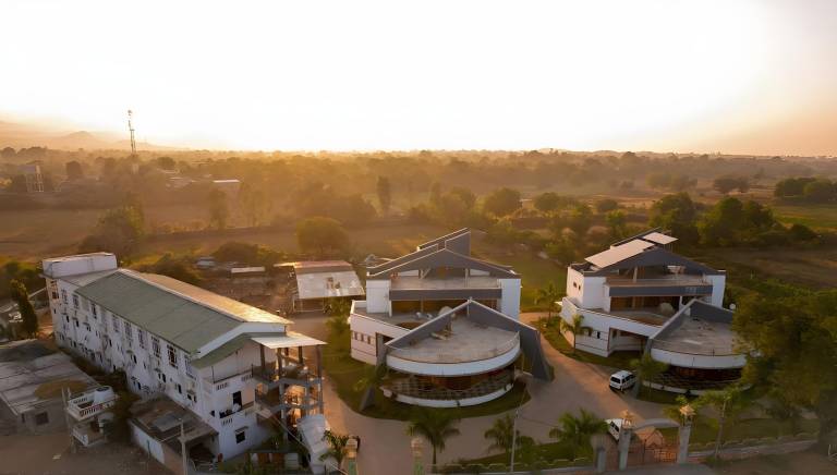 Vasant Vihar Resort — photo 4