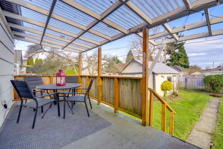 1 Mi to Historic Dtwn: Dog-Friendly Everett Home! — photo 2