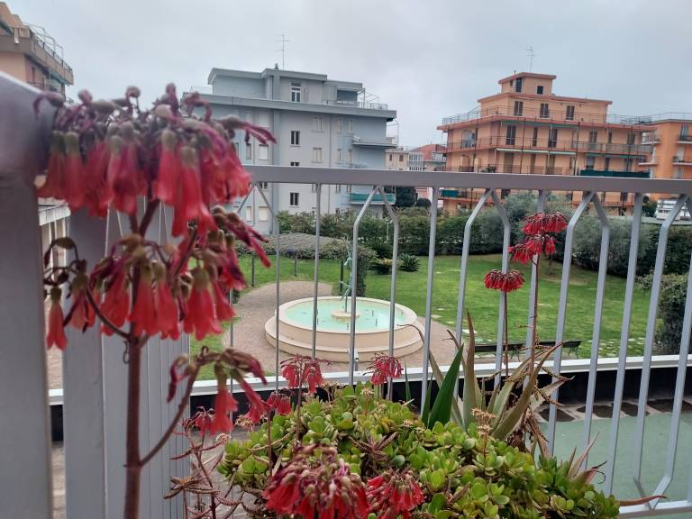 Rental apartment with yard | Garden view — photo 2